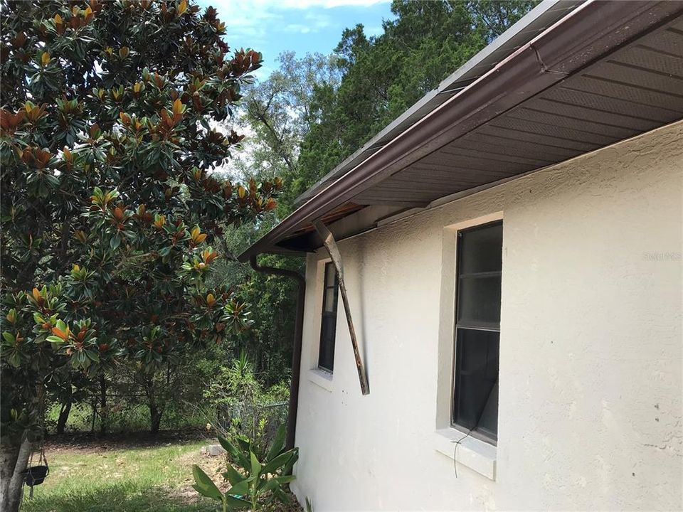 For Sale: $189,900 (3 beds, 2 baths, 1843 Square Feet)