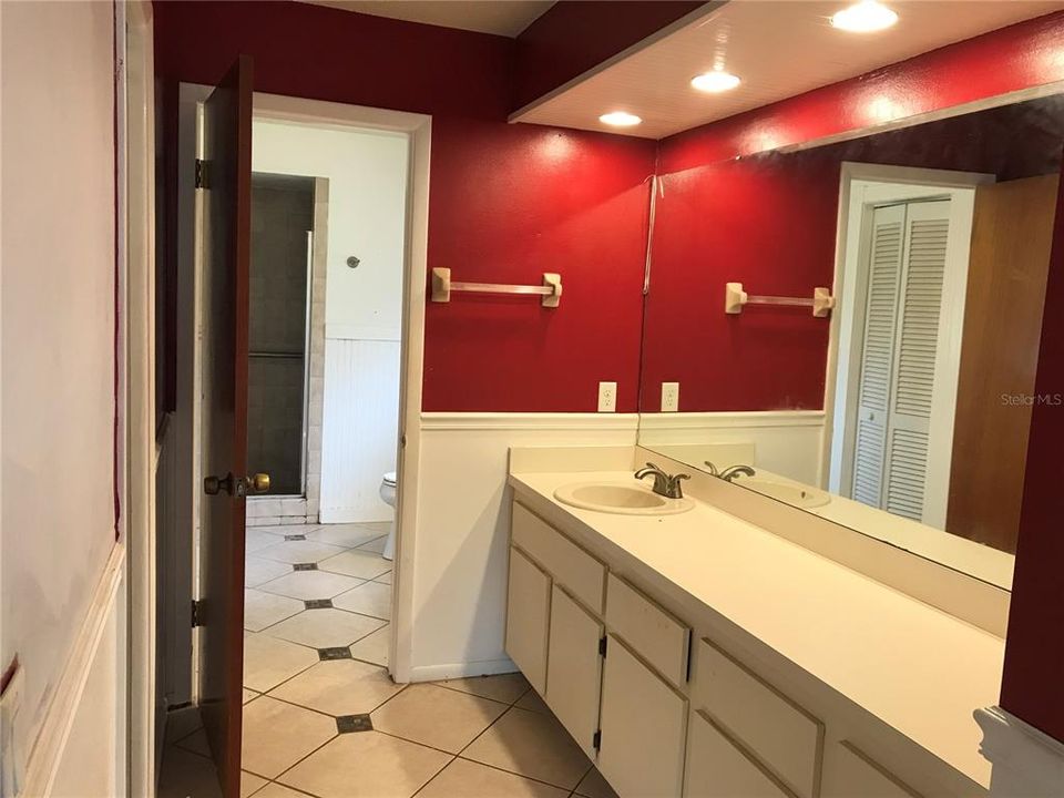 For Sale: $189,900 (3 beds, 2 baths, 1843 Square Feet)