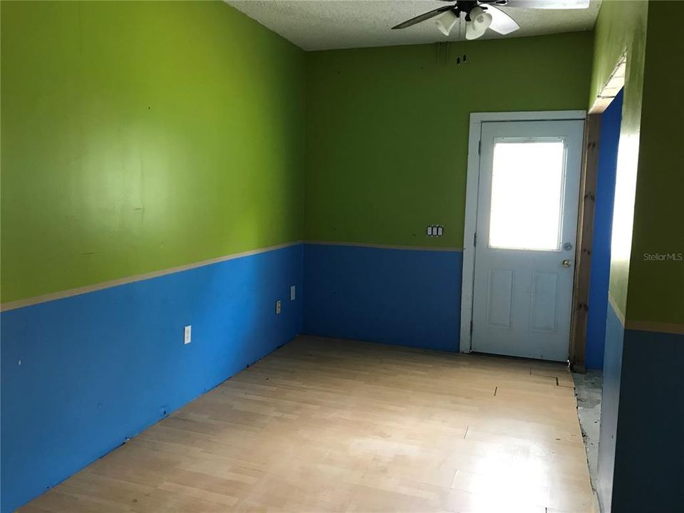 For Sale: $189,900 (3 beds, 2 baths, 1843 Square Feet)