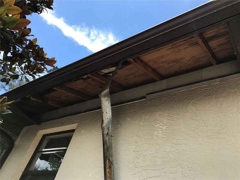 For Sale: $189,900 (3 beds, 2 baths, 1843 Square Feet)