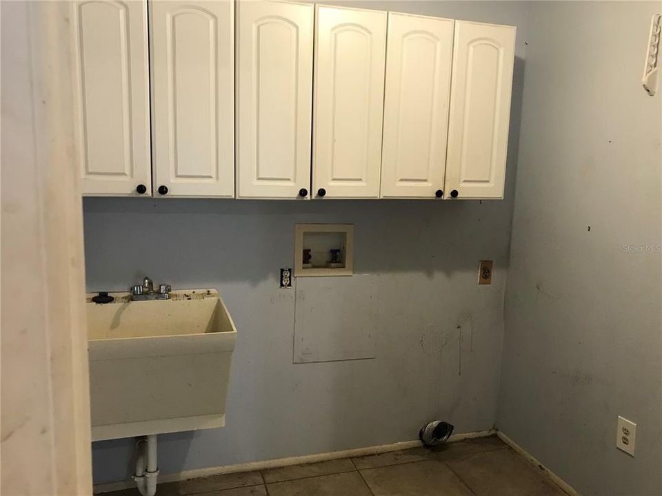 For Sale: $189,900 (3 beds, 2 baths, 1843 Square Feet)
