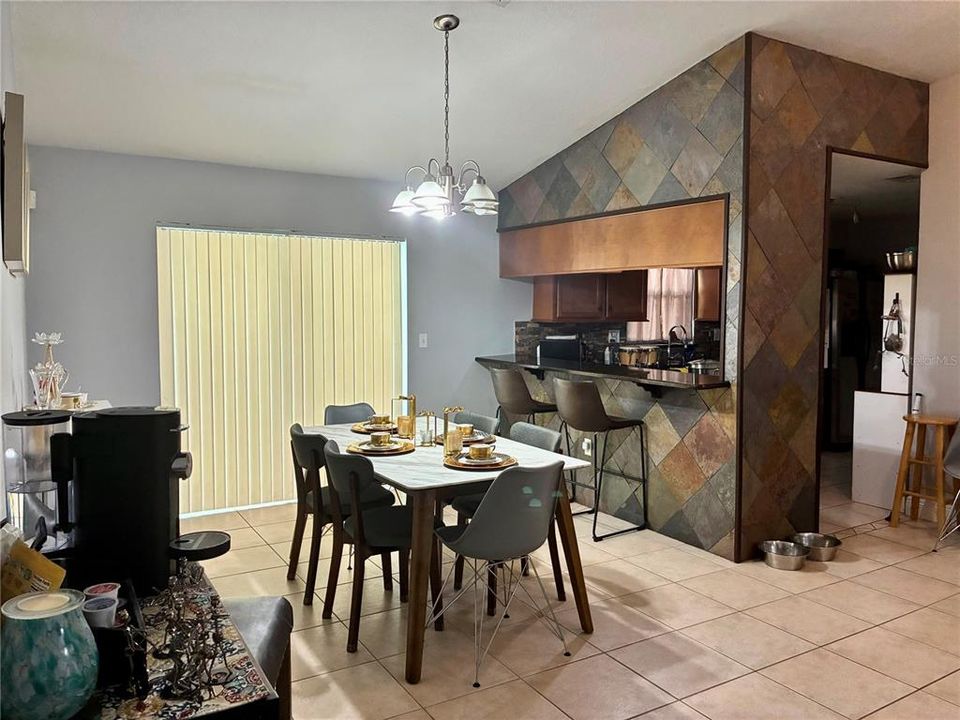 For Sale: $265,000 (3 beds, 2 baths, 1255 Square Feet)