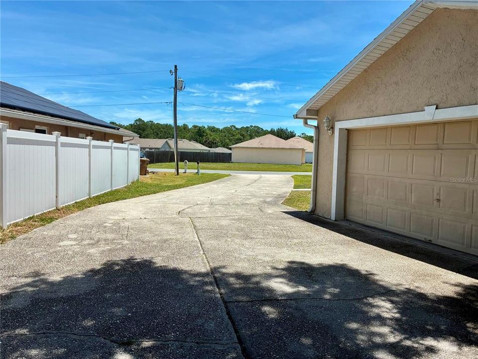 For Sale: $265,000 (3 beds, 2 baths, 1255 Square Feet)