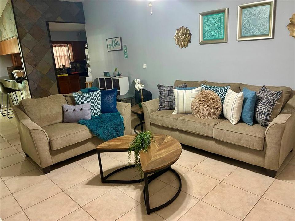 For Sale: $265,000 (3 beds, 2 baths, 1255 Square Feet)