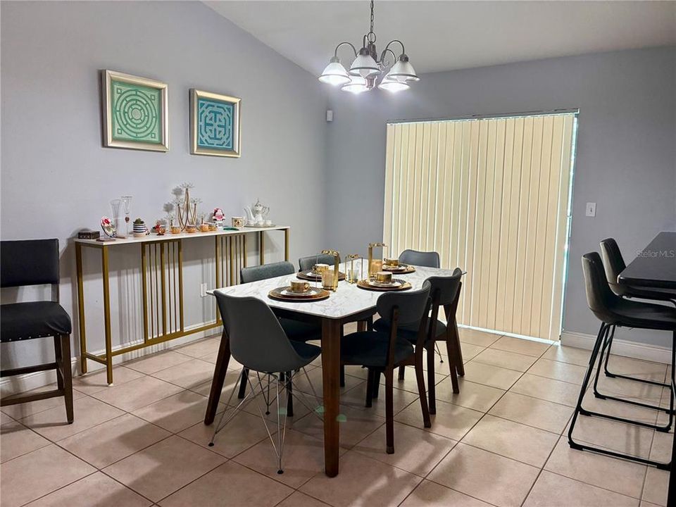 For Sale: $265,000 (3 beds, 2 baths, 1255 Square Feet)