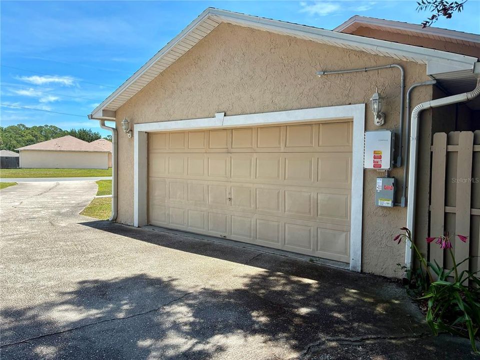 For Sale: $265,000 (3 beds, 2 baths, 1255 Square Feet)
