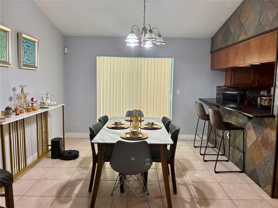 For Sale: $265,000 (3 beds, 2 baths, 1255 Square Feet)