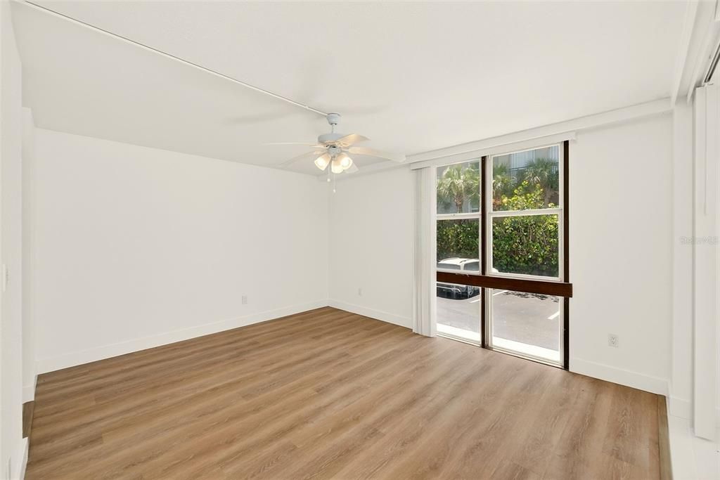 For Sale: $599,000 (2 beds, 2 baths, 1065 Square Feet)