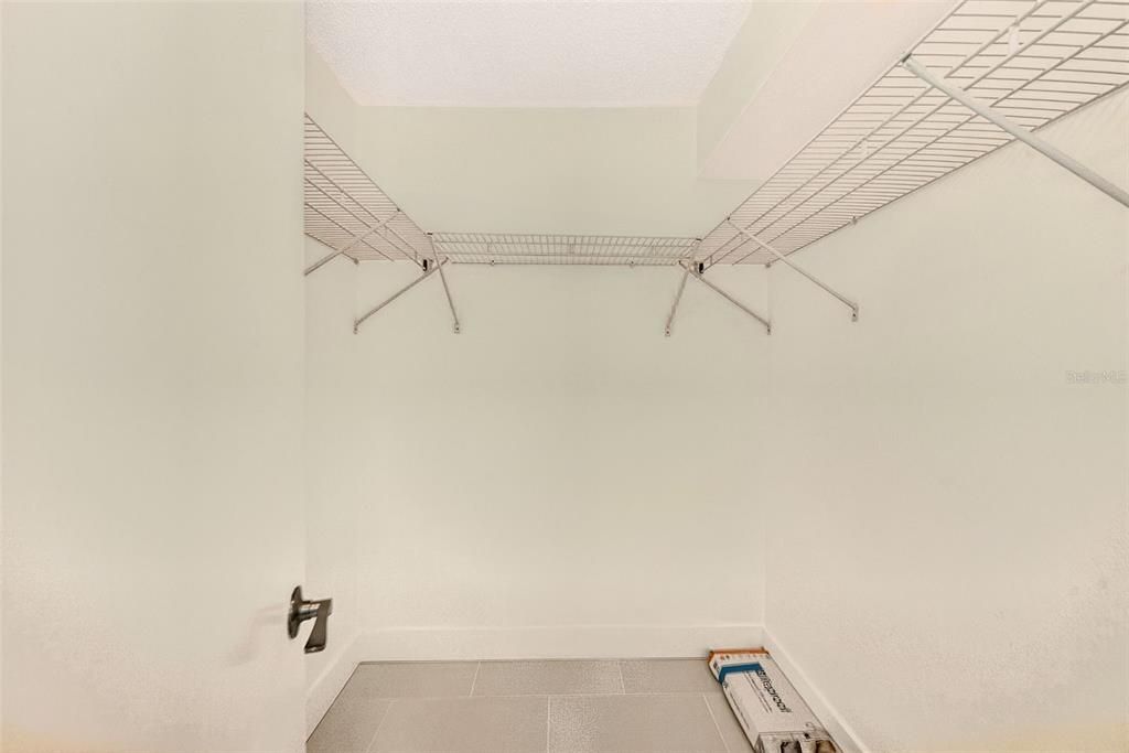 For Sale: $599,000 (2 beds, 2 baths, 1065 Square Feet)