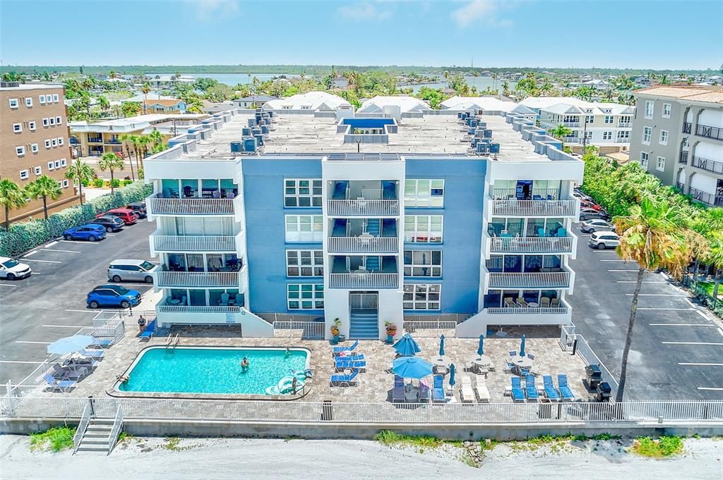 For Sale: $599,000 (2 beds, 2 baths, 1065 Square Feet)