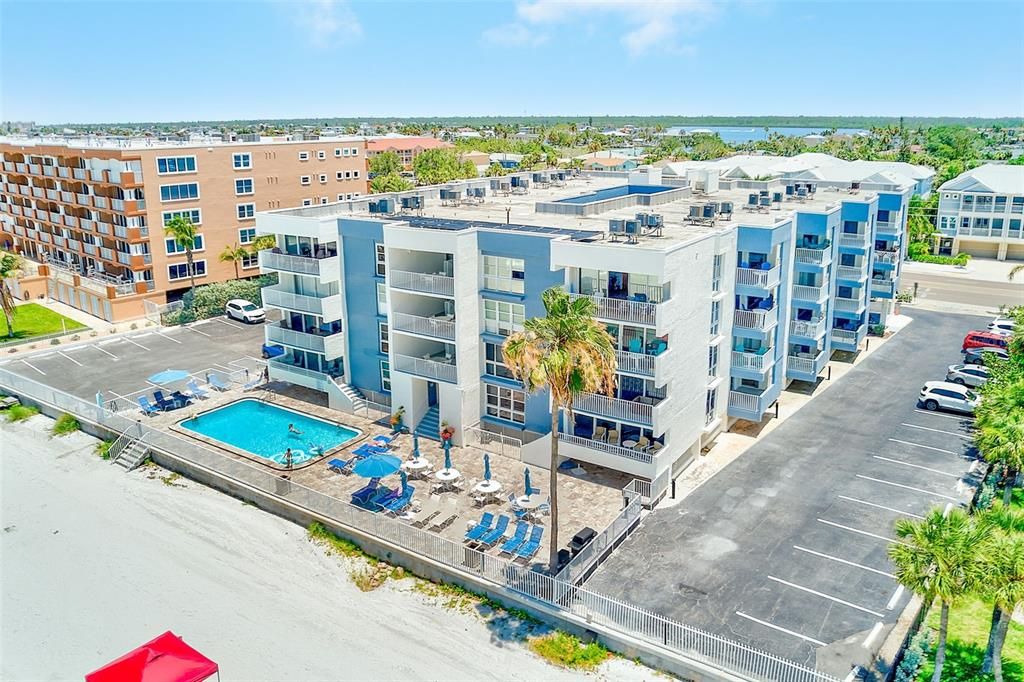 For Sale: $599,000 (2 beds, 2 baths, 1065 Square Feet)