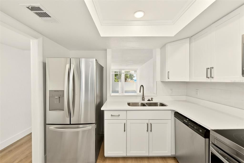 For Sale: $599,000 (2 beds, 2 baths, 1065 Square Feet)