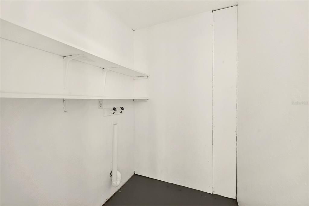 For Sale: $599,000 (2 beds, 2 baths, 1065 Square Feet)