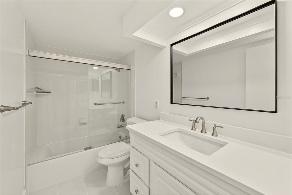 For Sale: $599,000 (2 beds, 2 baths, 1065 Square Feet)