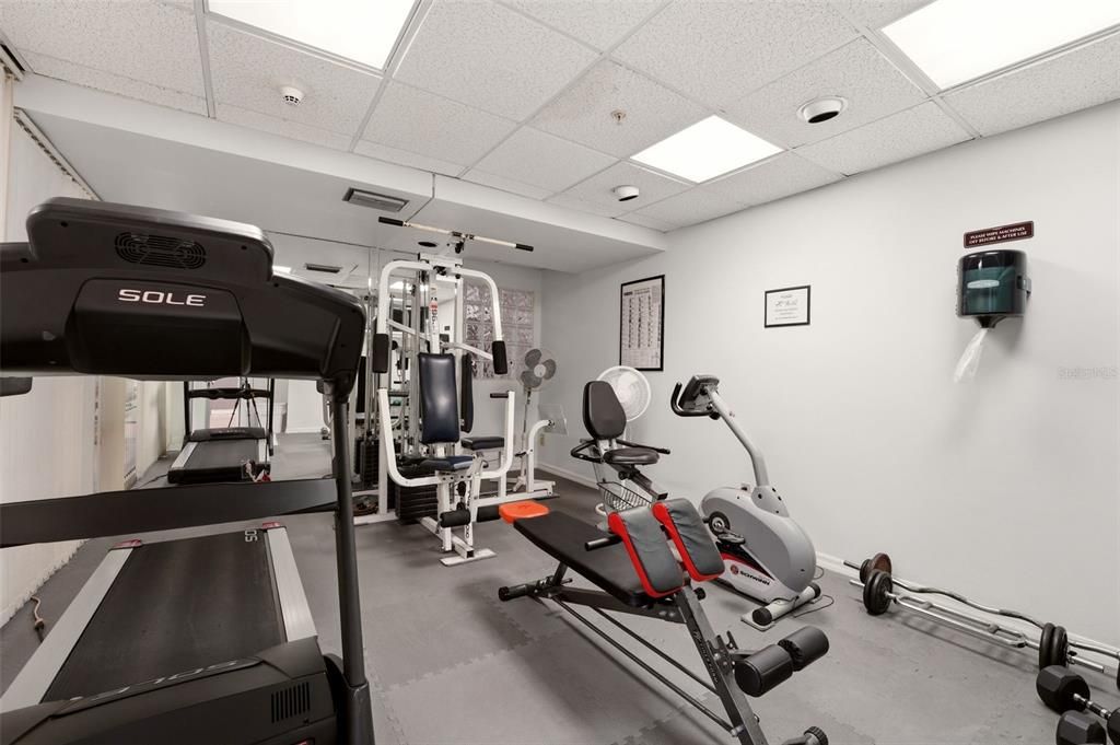 For Sale: $144,990 (2 beds, 2 baths, 936 Square Feet)