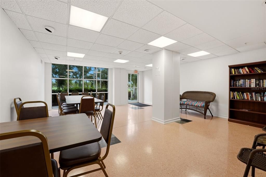 For Sale: $144,990 (2 beds, 2 baths, 936 Square Feet)