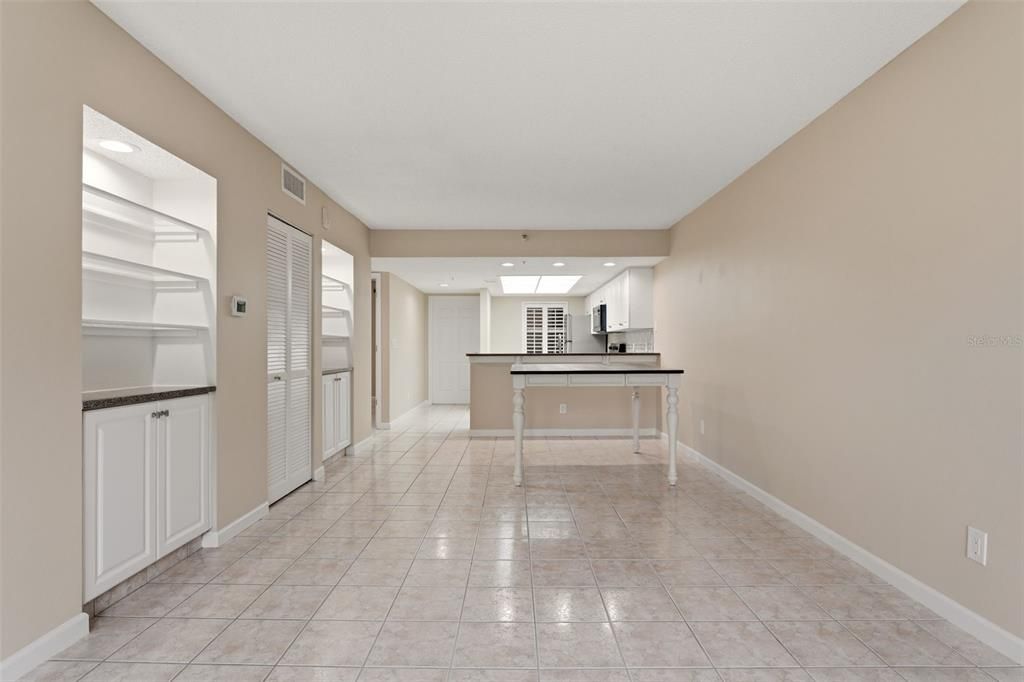 For Sale: $144,990 (2 beds, 2 baths, 936 Square Feet)