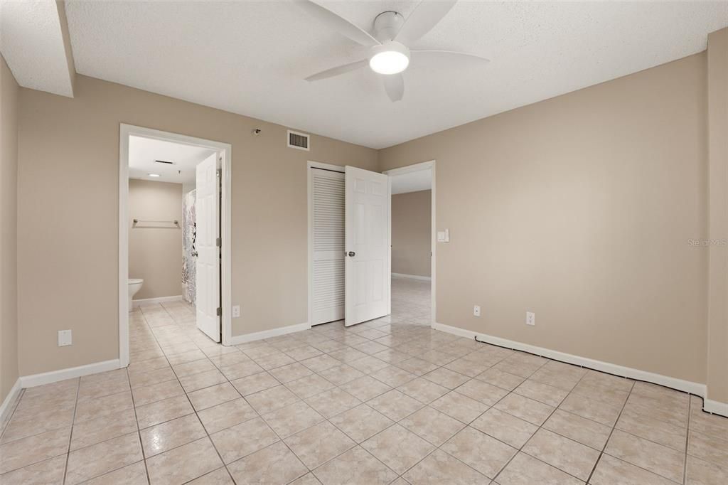 For Sale: $144,990 (2 beds, 2 baths, 936 Square Feet)