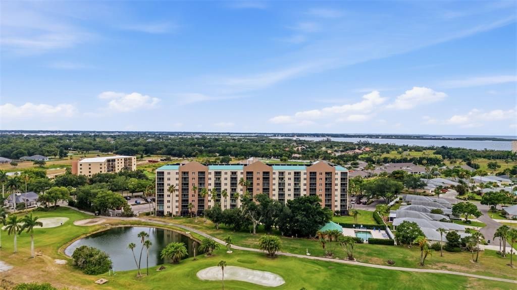 For Sale: $144,990 (2 beds, 2 baths, 936 Square Feet)