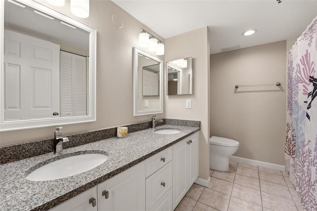 For Sale: $144,990 (2 beds, 2 baths, 936 Square Feet)