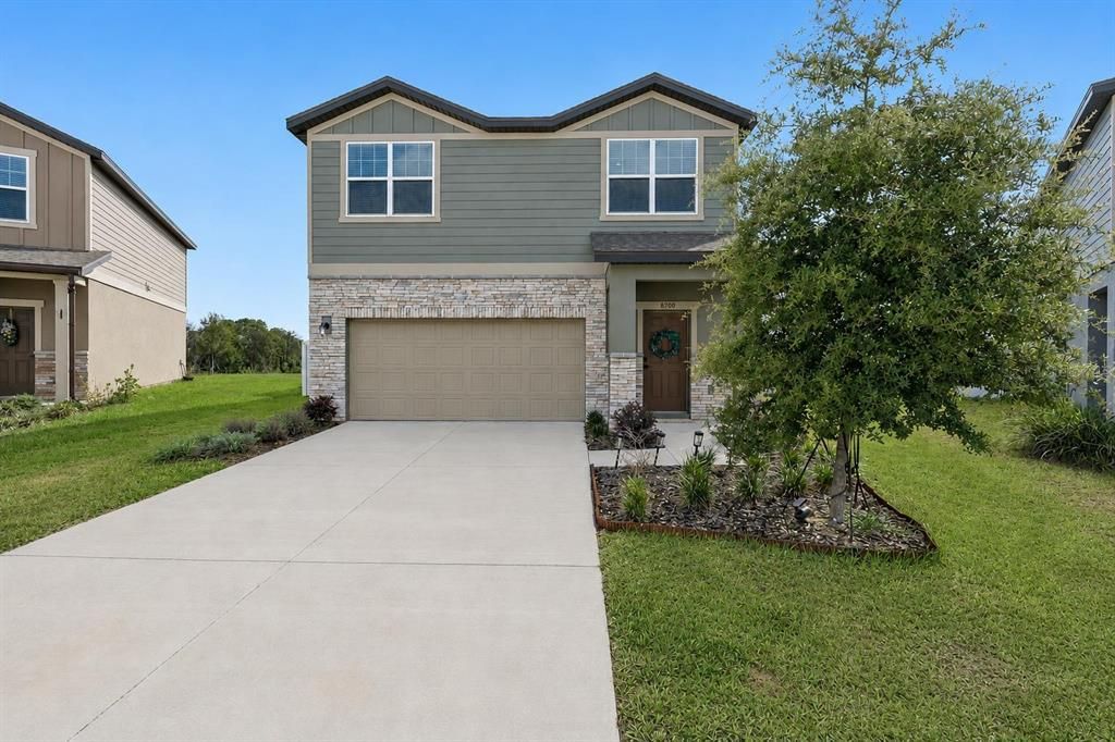 For Sale: $354,900 (3 beds, 2 baths, 1896 Square Feet)