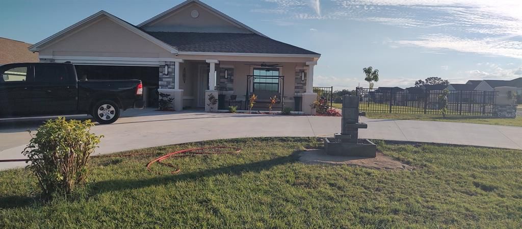 For Sale: $295,000 (3 beds, 2 baths, 1519 Square Feet)