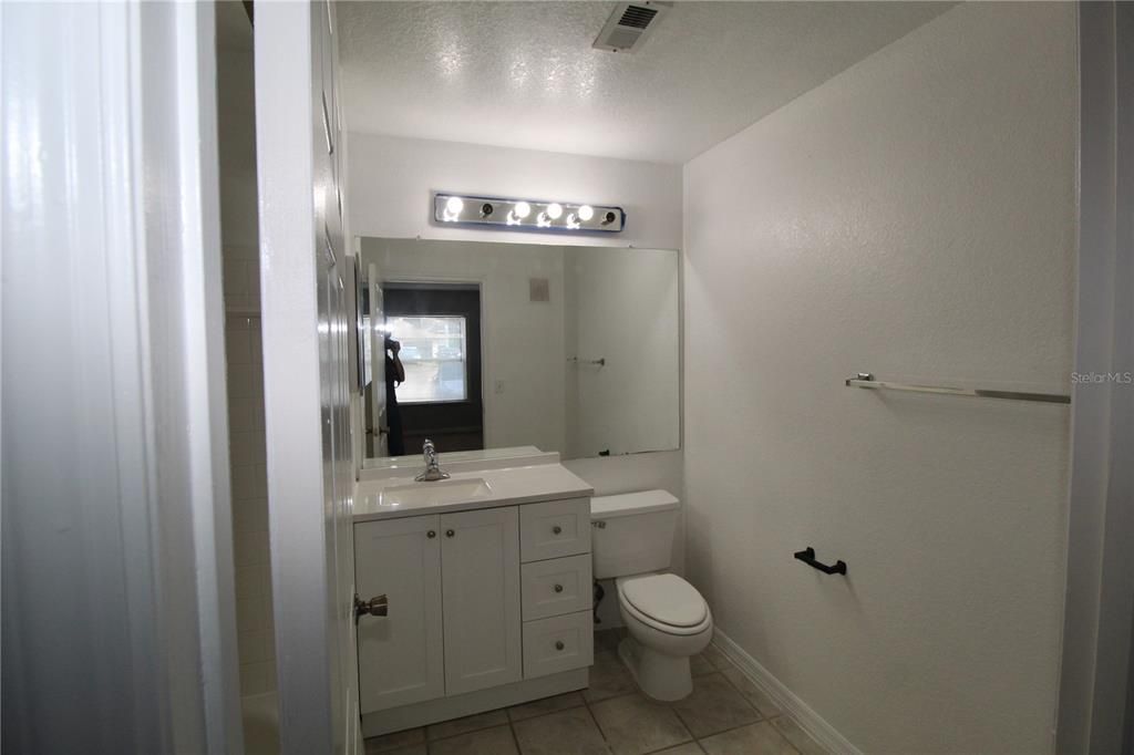 For Rent: $1,700 (2 beds, 2 baths, 1003 Square Feet)