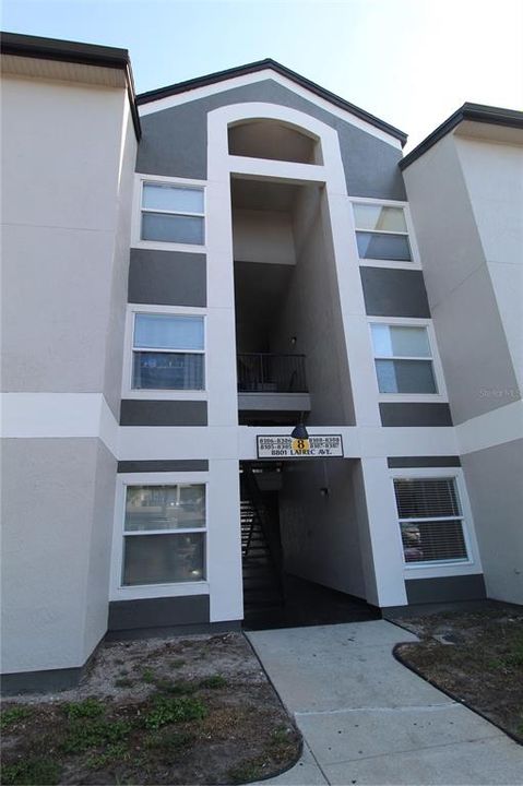 For Rent: $1,700 (2 beds, 2 baths, 1003 Square Feet)