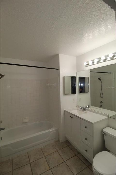 For Rent: $1,700 (2 beds, 2 baths, 1003 Square Feet)