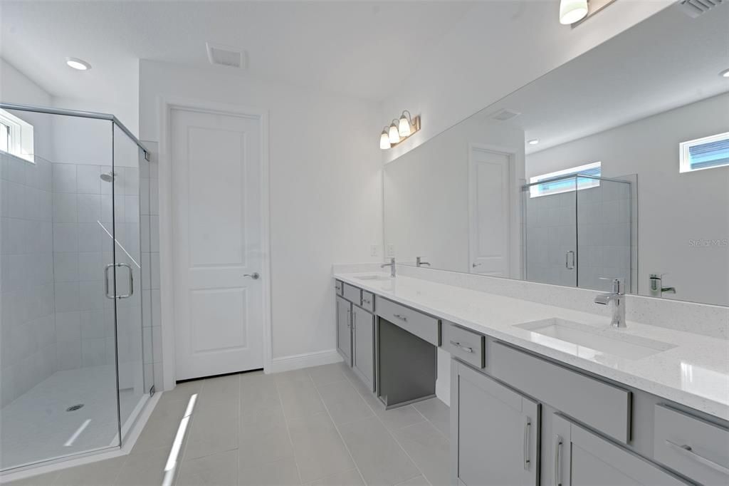 En Venta: $599,990 (5 camas, 3 baños, 3550 Pies cuadrados)