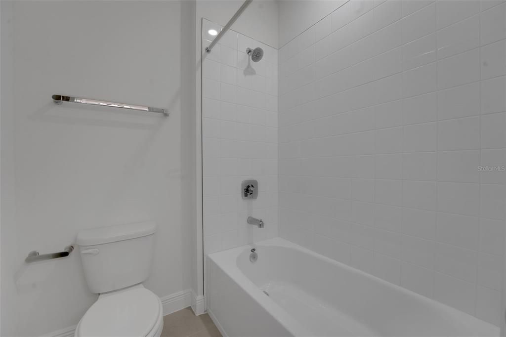 En Venta: $599,990 (5 camas, 3 baños, 3550 Pies cuadrados)