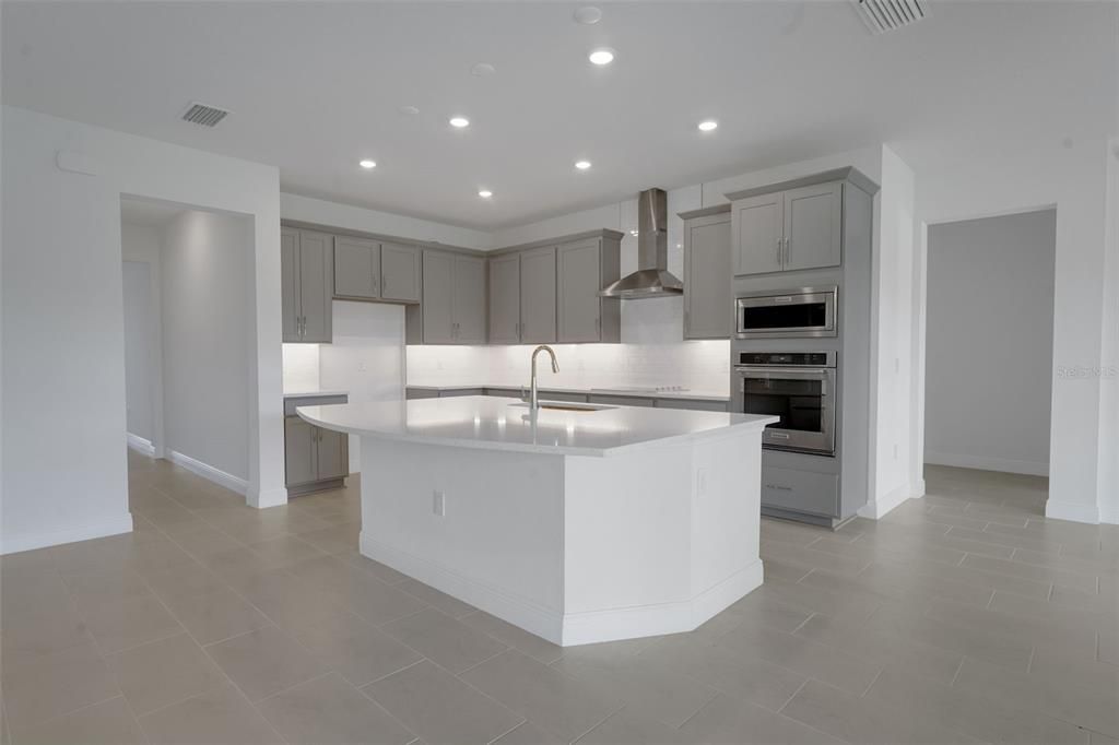 En Venta: $599,990 (5 camas, 3 baños, 3550 Pies cuadrados)