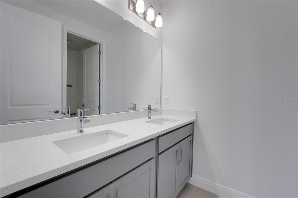 En Venta: $599,990 (5 camas, 3 baños, 3550 Pies cuadrados)