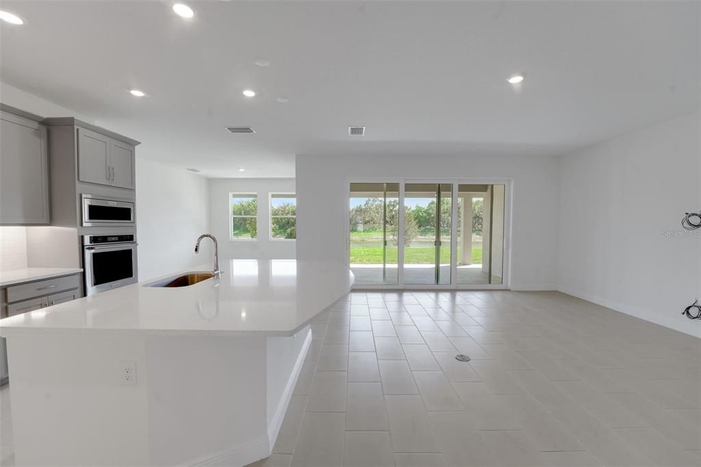 En Venta: $599,990 (5 camas, 3 baños, 3550 Pies cuadrados)