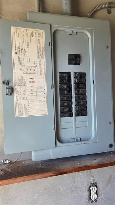 На продажу: $124,500 (2 спален, 1 ванн, 648 Квадратных фут)
