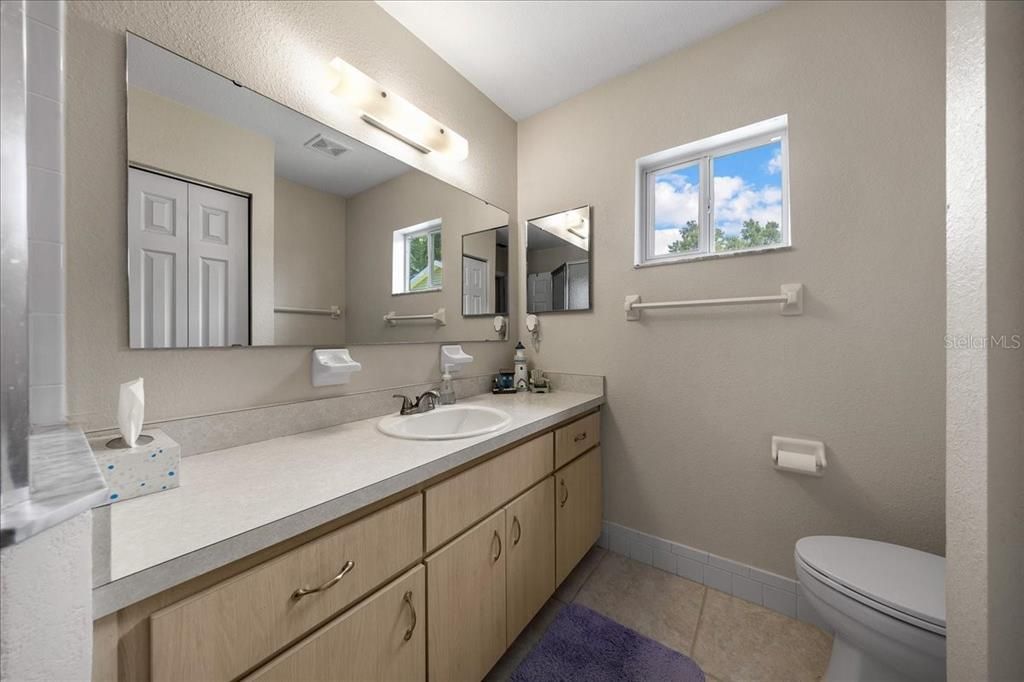 For Sale: $225,000 (2 beds, 2 baths, 1432 Square Feet)