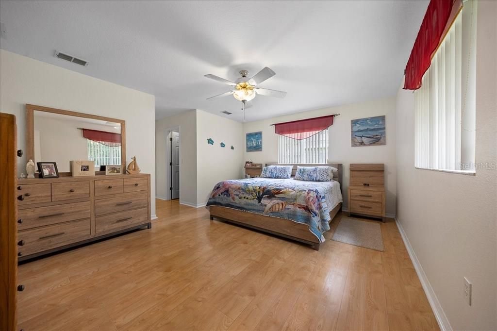 For Sale: $225,000 (2 beds, 2 baths, 1432 Square Feet)