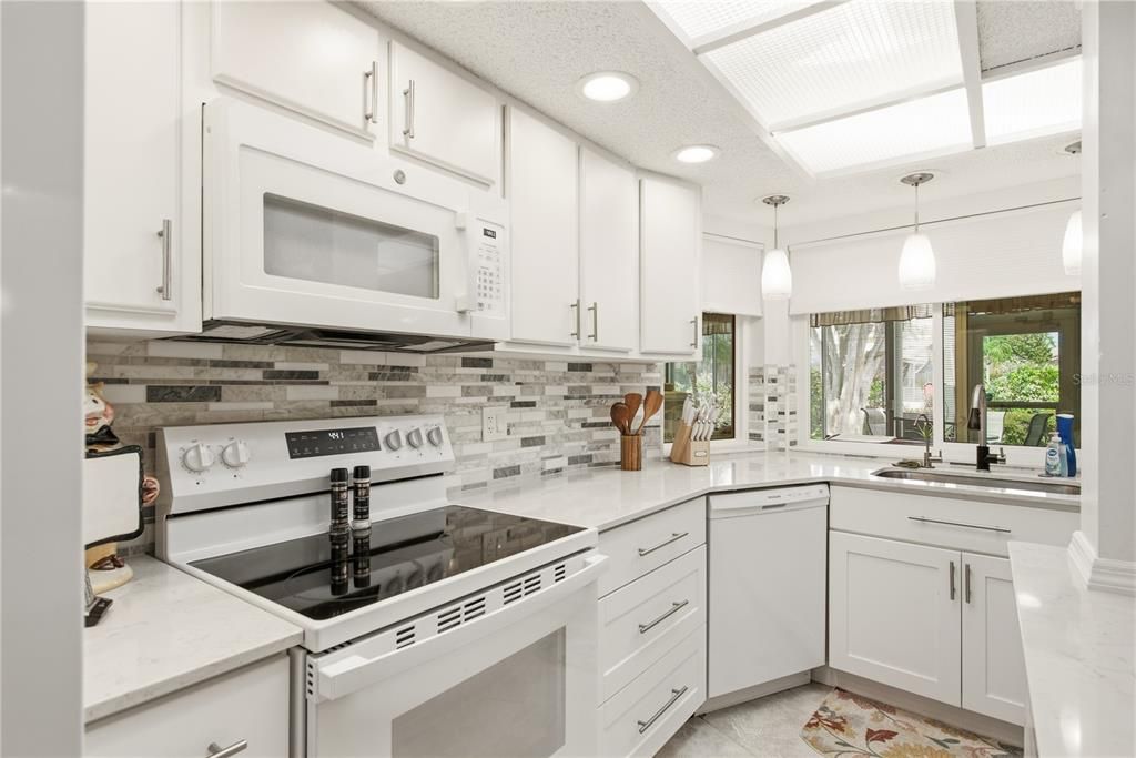 For Sale: $450,000 (3 beds, 2 baths, 2525 Square Feet)