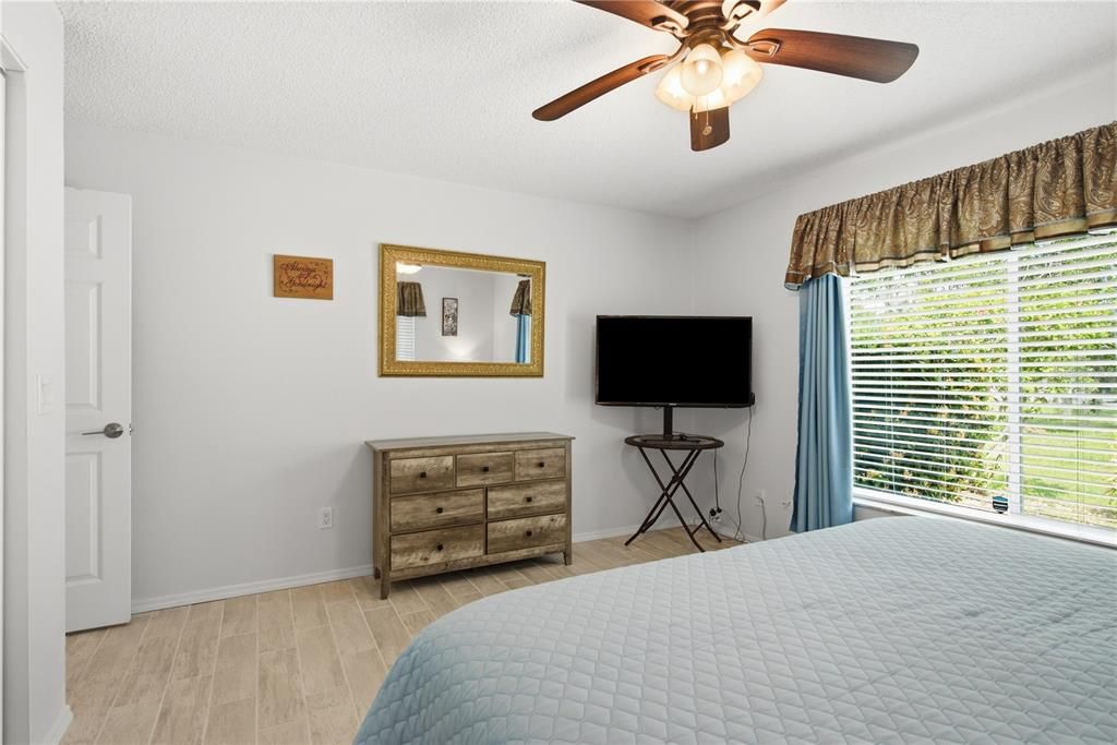 For Sale: $450,000 (3 beds, 2 baths, 2525 Square Feet)