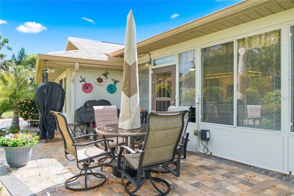 For Sale: $450,000 (3 beds, 2 baths, 2525 Square Feet)