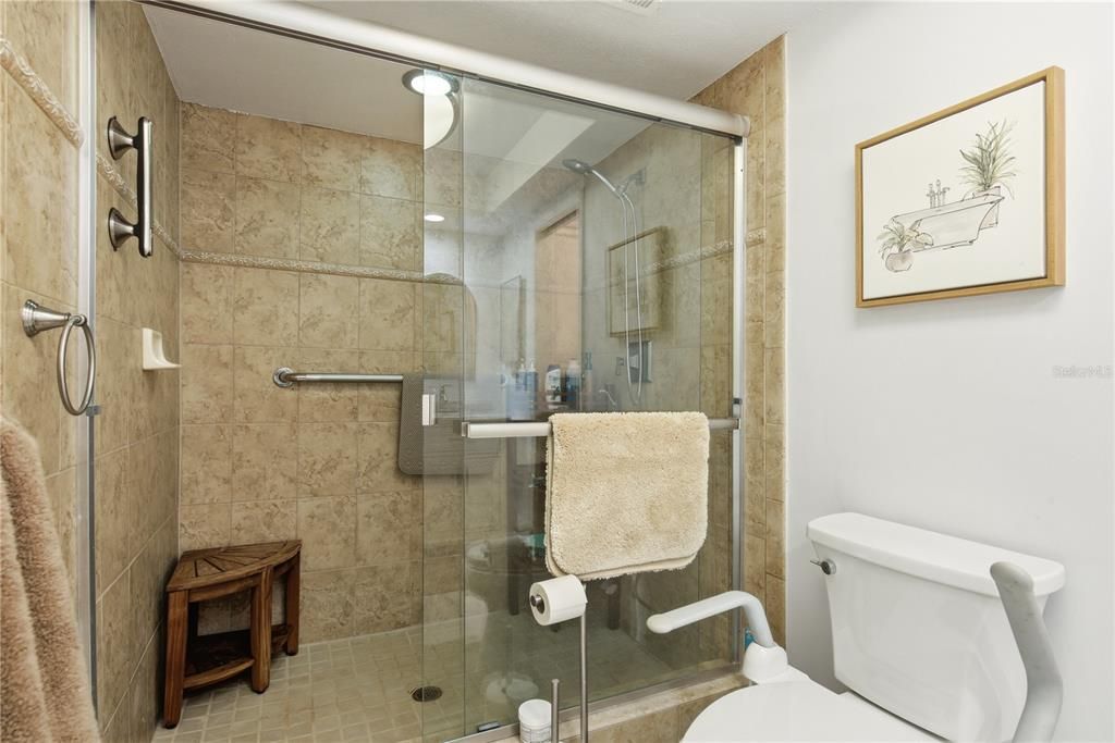 For Sale: $450,000 (3 beds, 2 baths, 2525 Square Feet)