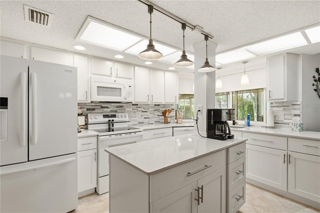 For Sale: $450,000 (3 beds, 2 baths, 2525 Square Feet)