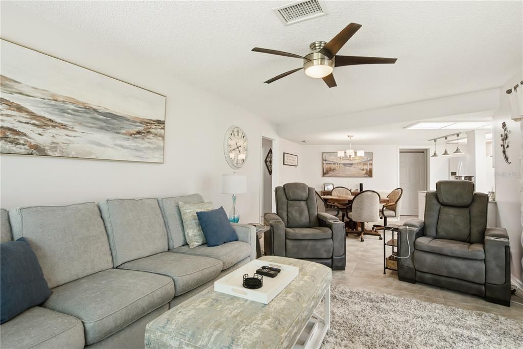 For Sale: $450,000 (3 beds, 2 baths, 2525 Square Feet)