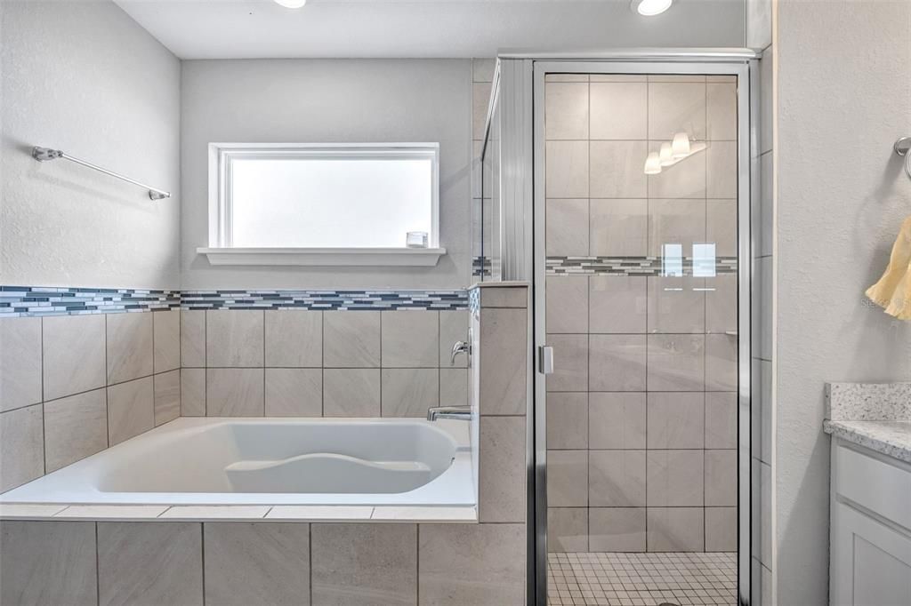 For Sale: $325,000 (4 beds, 2 baths, 1705 Square Feet)