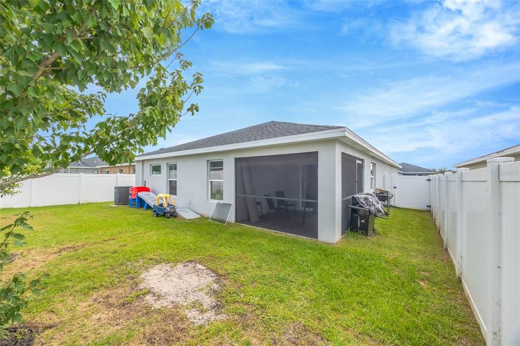 For Sale: $325,000 (4 beds, 2 baths, 1705 Square Feet)