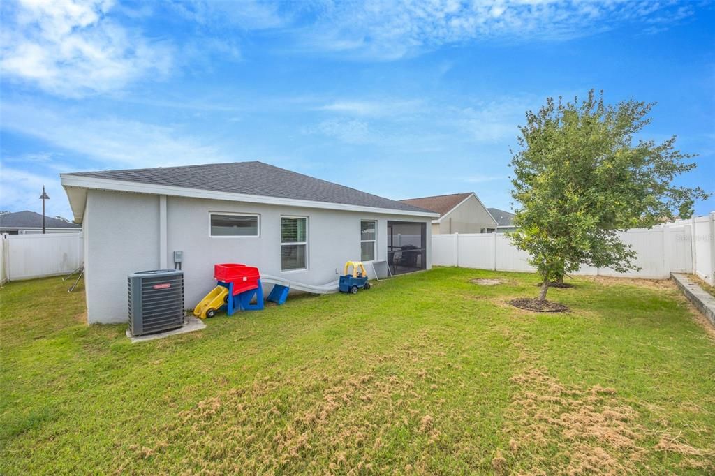 For Sale: $325,000 (4 beds, 2 baths, 1705 Square Feet)