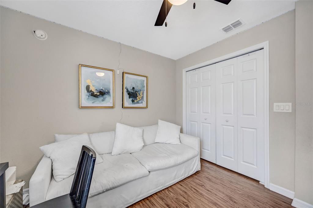 For Sale: $325,000 (4 beds, 2 baths, 1705 Square Feet)