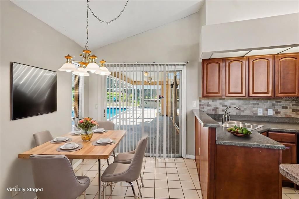 En Venta: $410,000 (3 camas, 2 baños, 2148 Pies cuadrados)