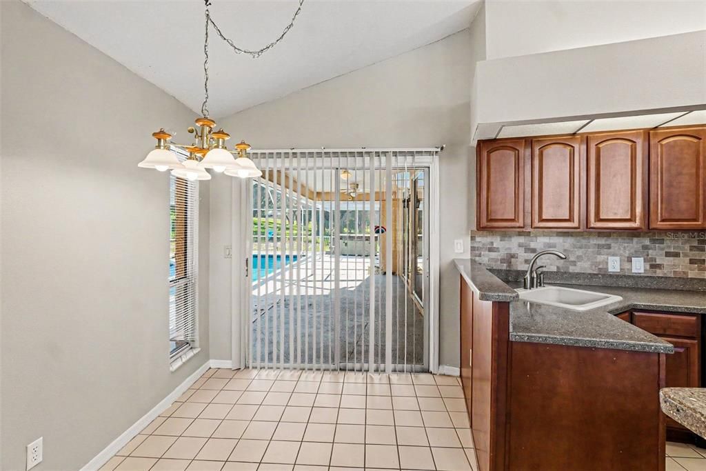 En Venta: $410,000 (3 camas, 2 baños, 2148 Pies cuadrados)