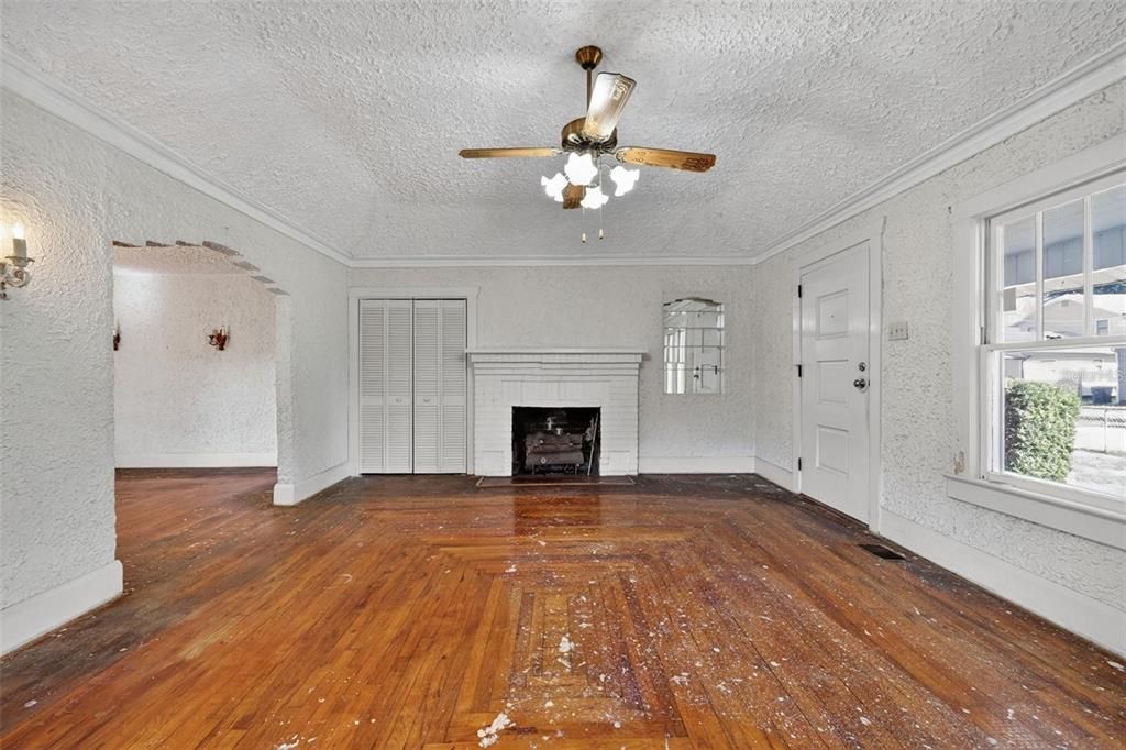 For Sale: $435,000 (3 beds, 1 baths, 1667 Square Feet)